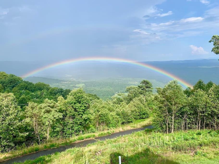 Blue Ridge Parkway Panoramic Paradise-60 Mile View Fancy Gap Exterior foto